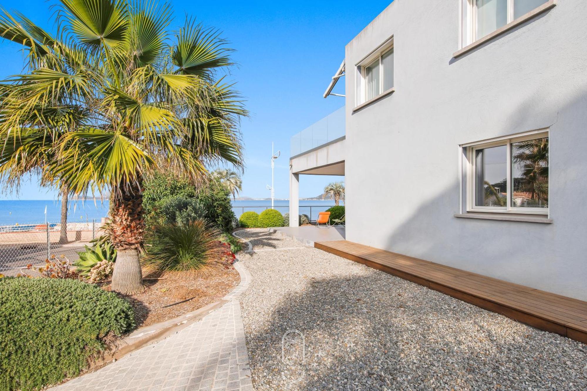 Villa Antoine Appartement Rdj Vue Mer Clim Wifi Parking Plage 50M La Garonne Le Pradet Esterno foto
