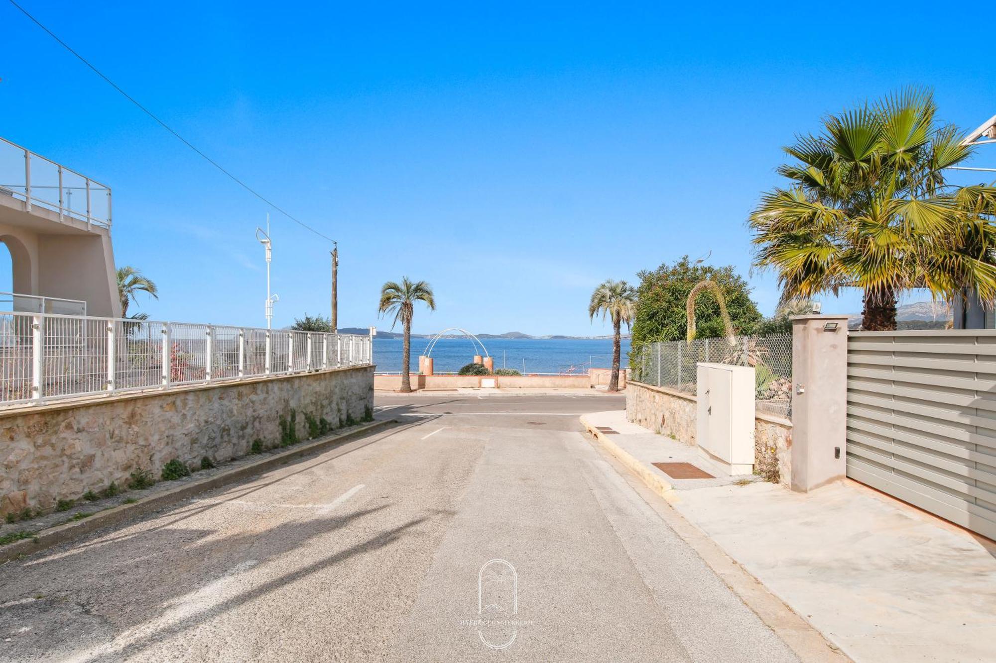 Villa Antoine Appartement Rdj Vue Mer Clim Wifi Parking Plage 50M La Garonne Le Pradet Esterno foto