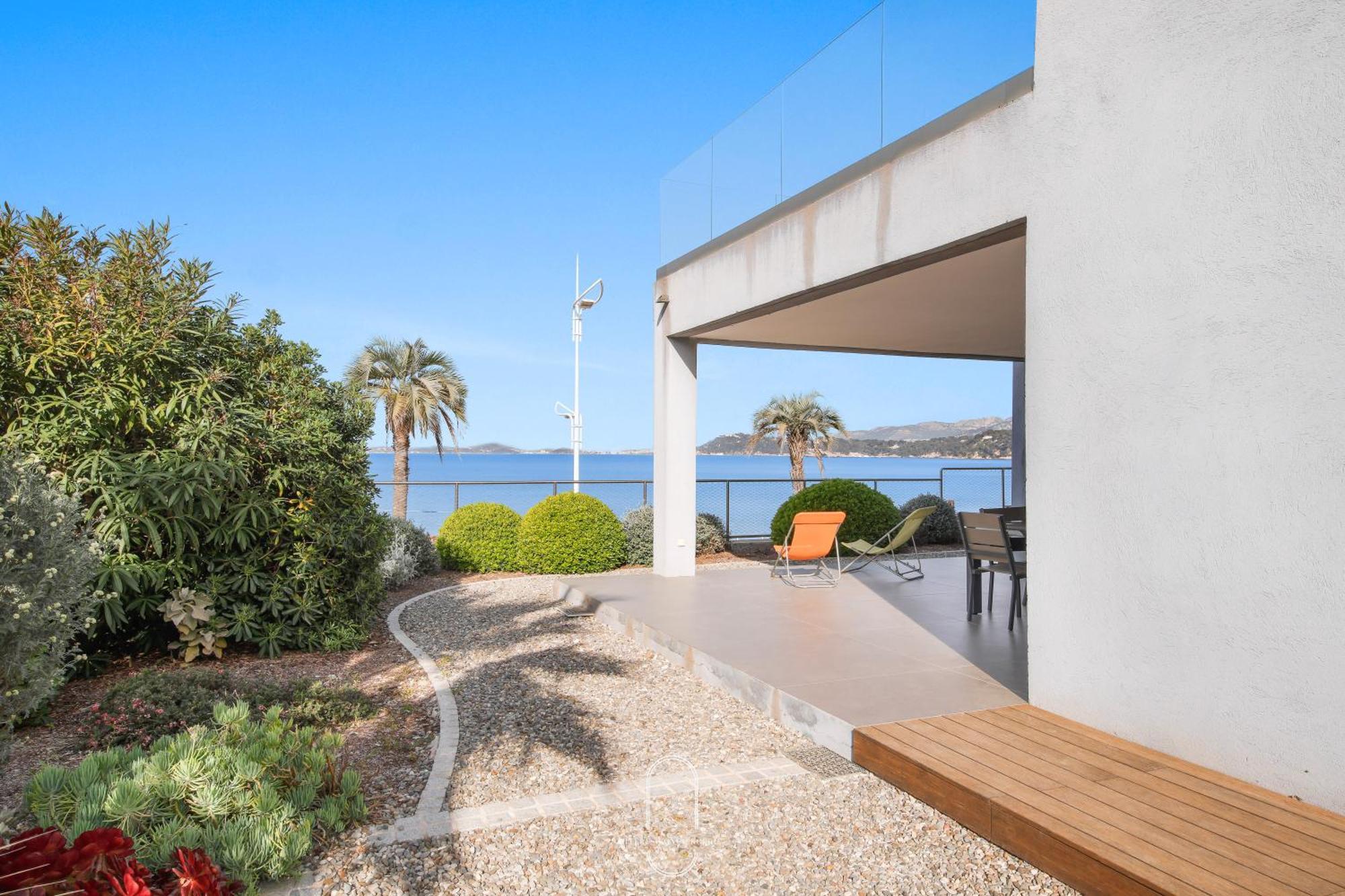 Villa Antoine Appartement Rdj Vue Mer Clim Wifi Parking Plage 50M La Garonne Le Pradet Esterno foto