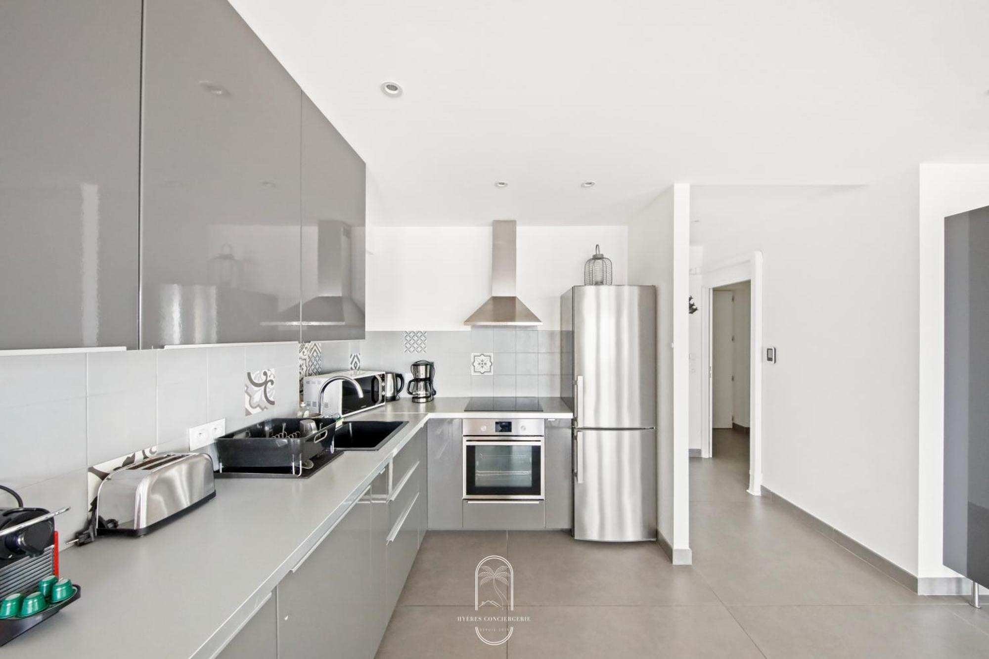 Villa Antoine Appartement Rdj Vue Mer Clim Wifi Parking Plage 50M La Garonne Le Pradet Esterno foto