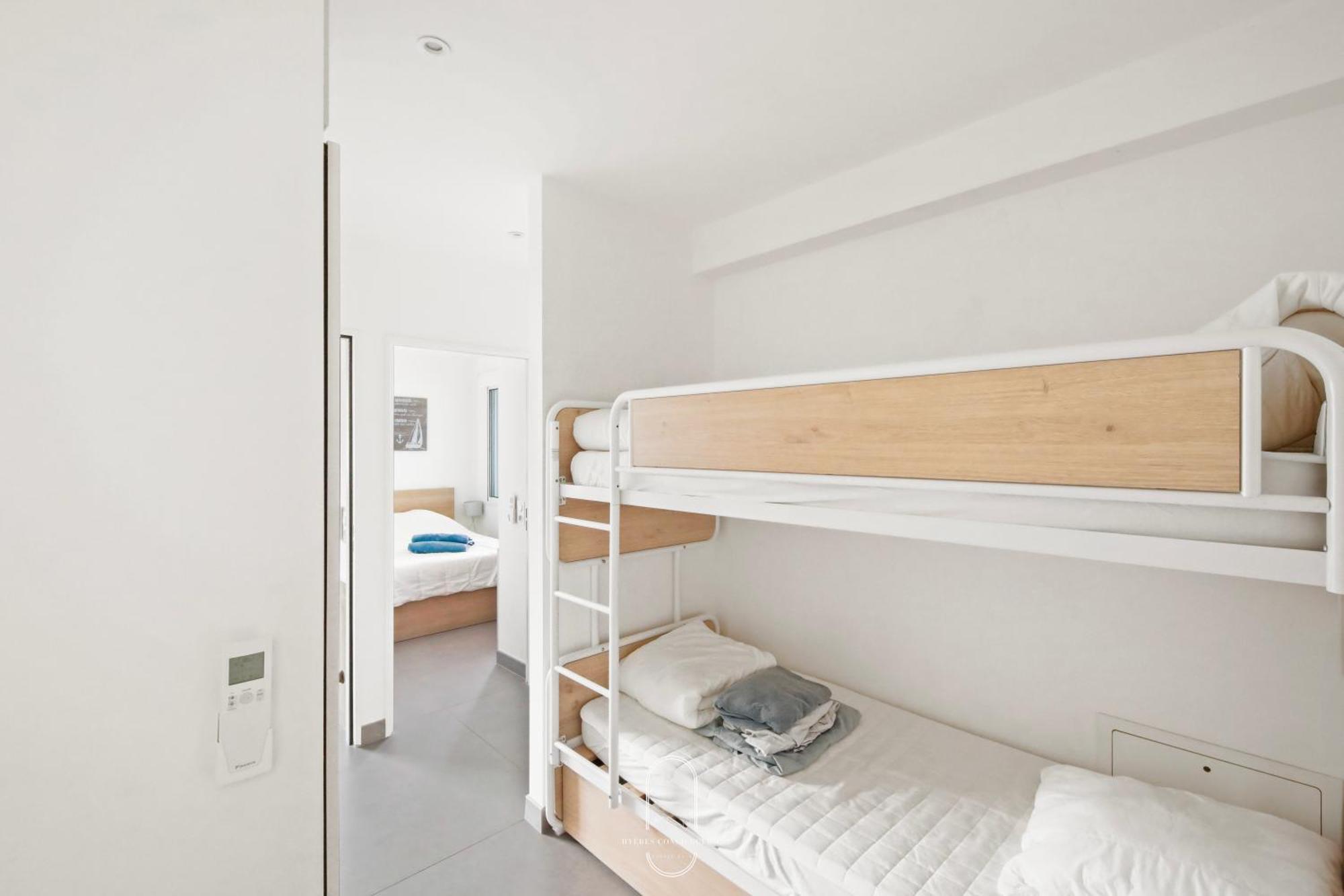 Villa Antoine Appartement Rdj Vue Mer Clim Wifi Parking Plage 50M La Garonne Le Pradet Esterno foto