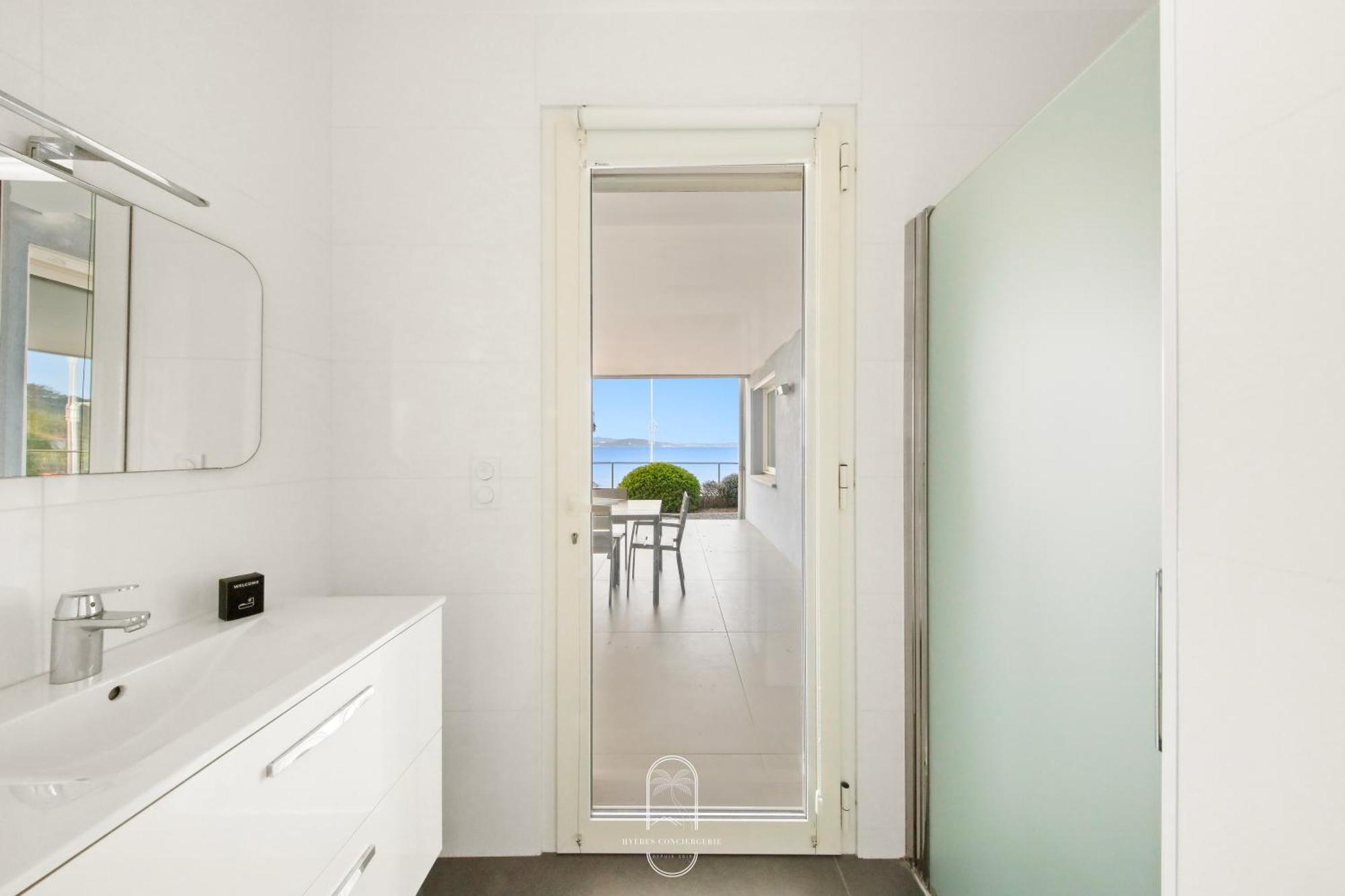 Villa Antoine Appartement Rdj Vue Mer Clim Wifi Parking Plage 50M La Garonne Le Pradet Esterno foto
